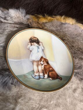 First issue In Disgrace The Hamilton Collection plate (3200)
